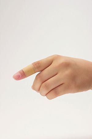 金属アレルギーの方も矯正する事が可能